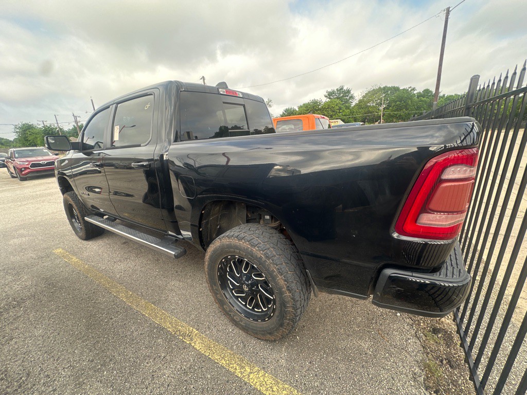 2019 RAM 1500 Image 3