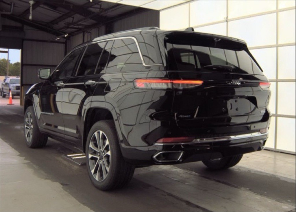2022 Jeep Grand Cherokee Image 2