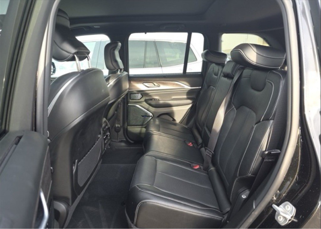 2022 Jeep Grand Cherokee Image 5