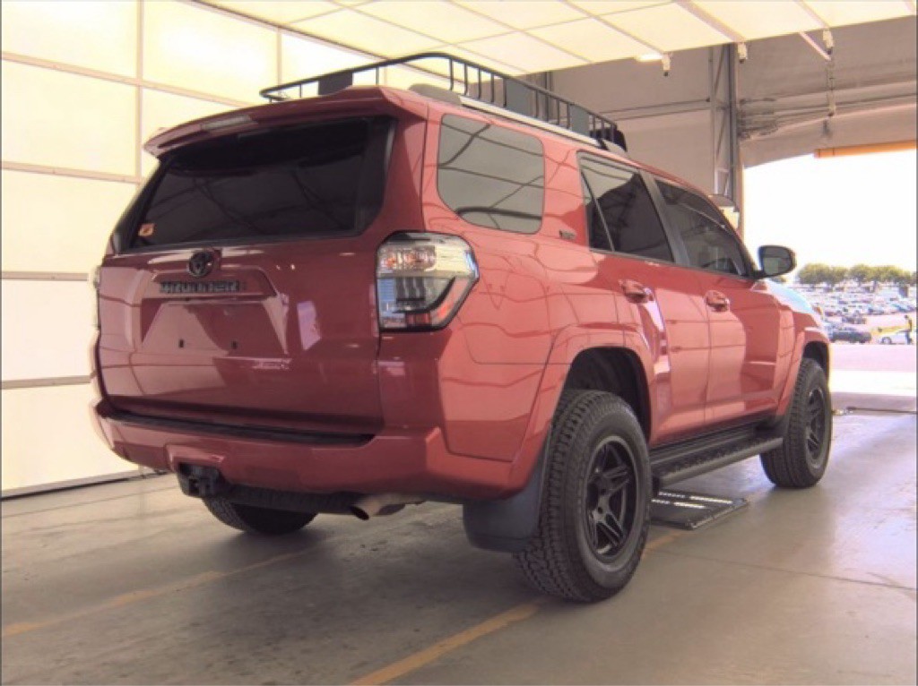 2021 Toyota 4Runner Image 3