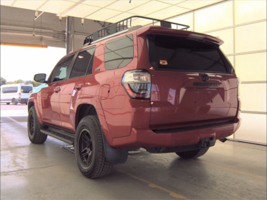 2021 Toyota 4Runner Image 4