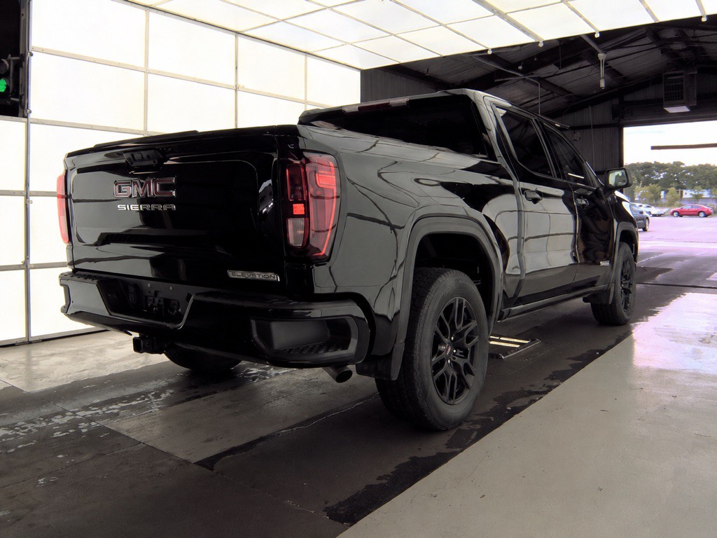 2024 GMC Sierra Image 2