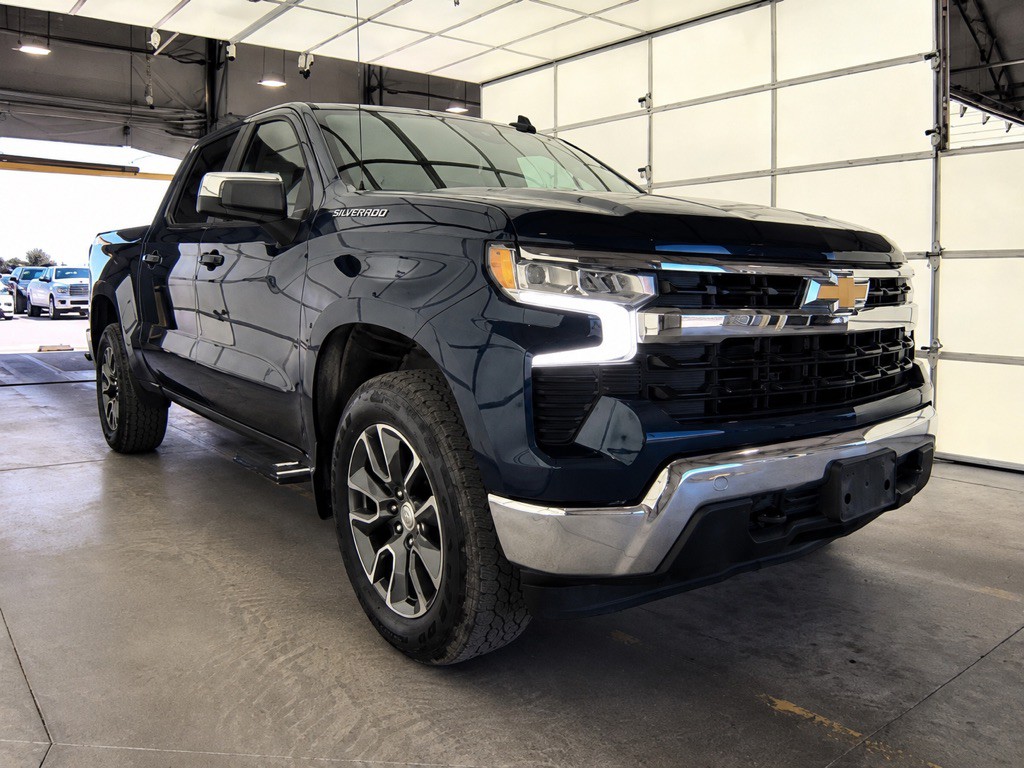 2023 Chevrolet Silverado 1500 Image 2