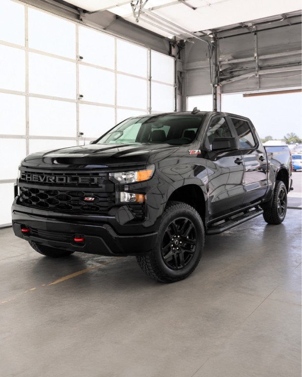 2024 Chevrolet Silverado 1500 Image 1