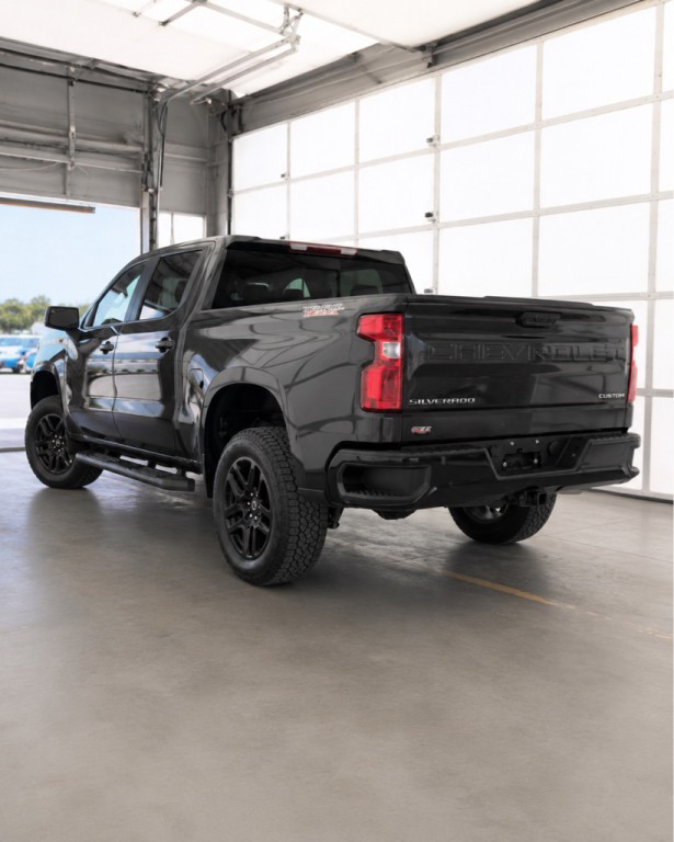 2024 Chevrolet Silverado 1500 Image 3