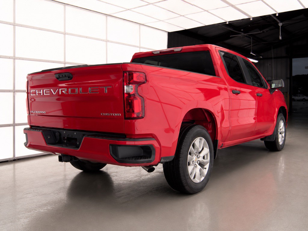 2026 Chevrolet Silverado 1500 Image 2