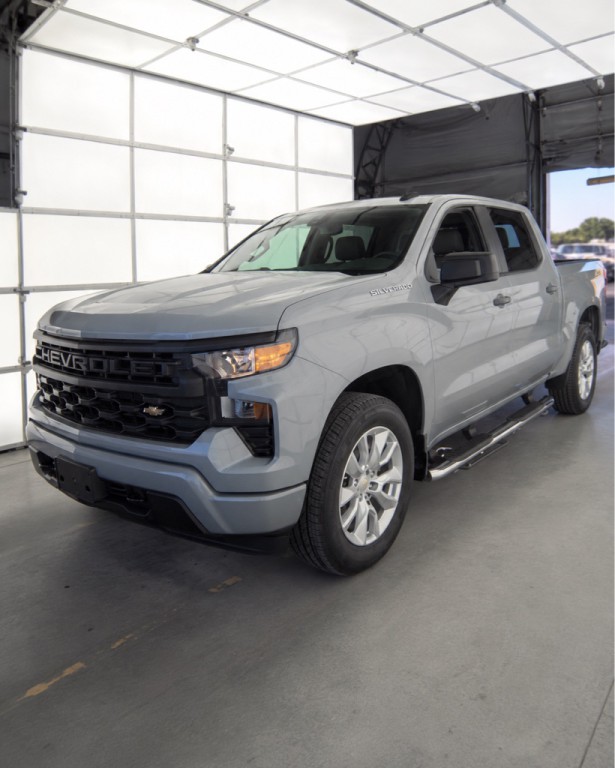2024 Chevrolet Silverado 1500 Image 2