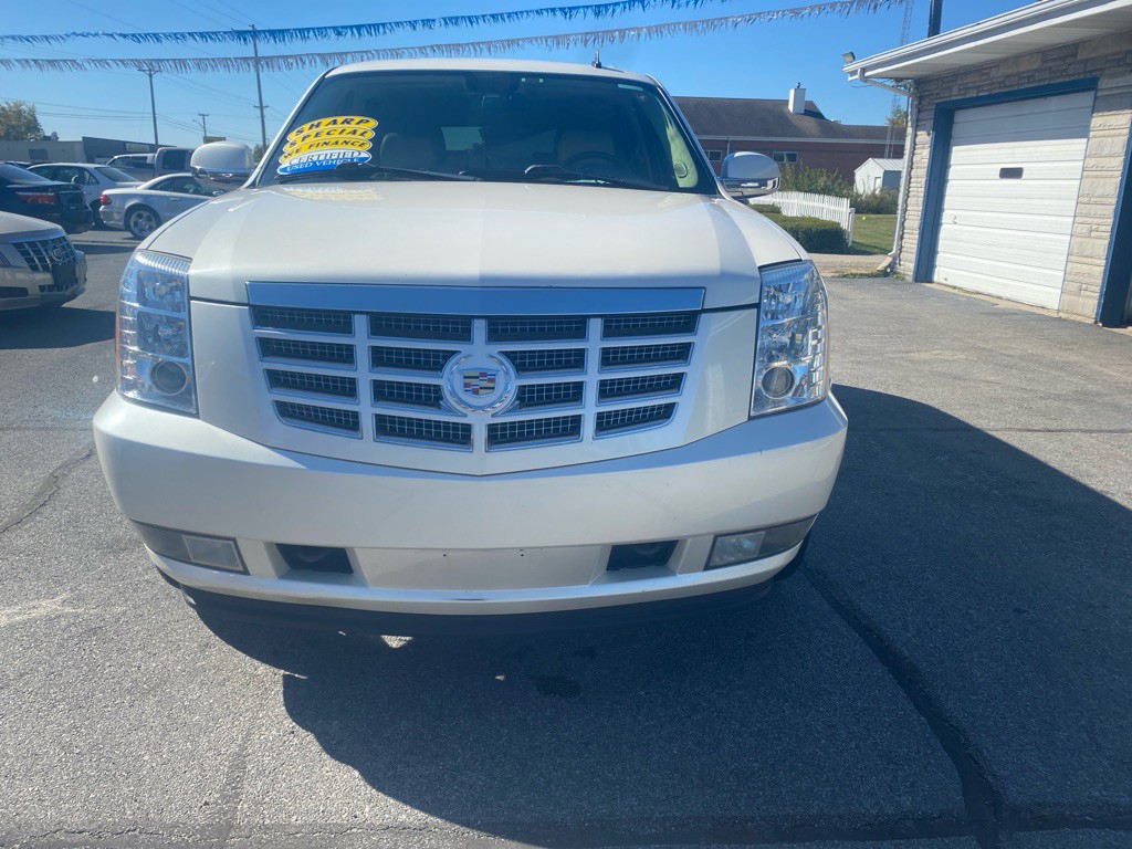 2011 Cadillac Escalade Image 5