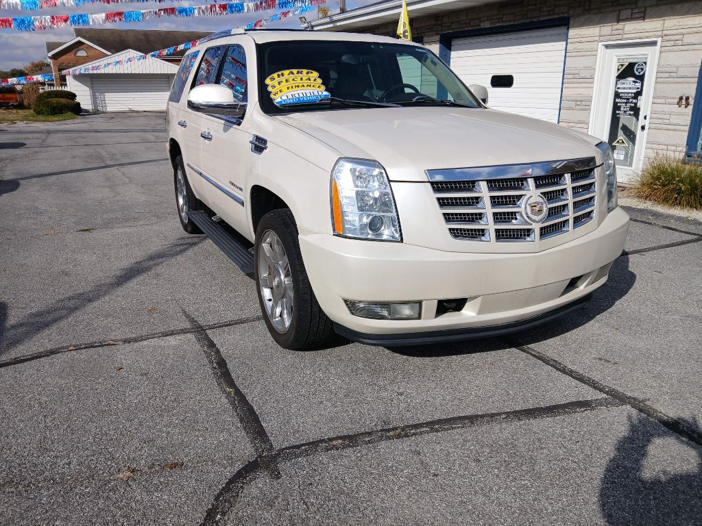 2011 Cadillac Escalade Image 24