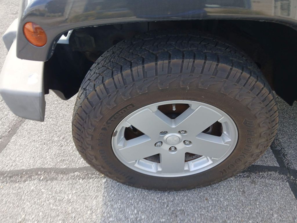 2010 Jeep Wrangler Image 15