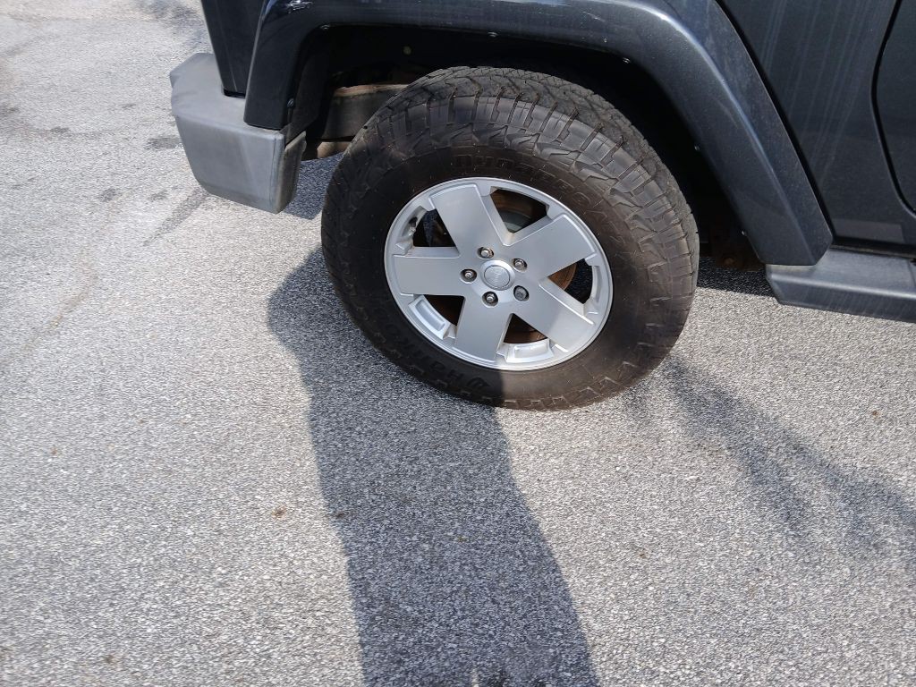 2010 Jeep Wrangler Image 16