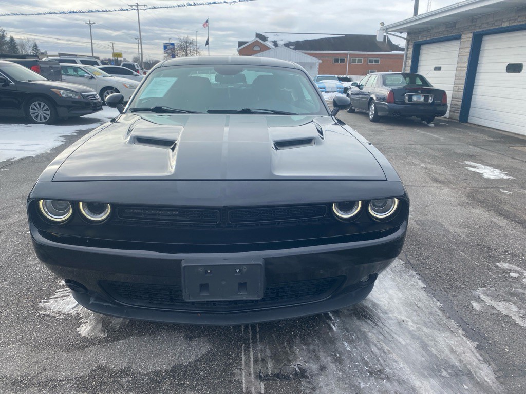 2016 Dodge Challenger Image 1