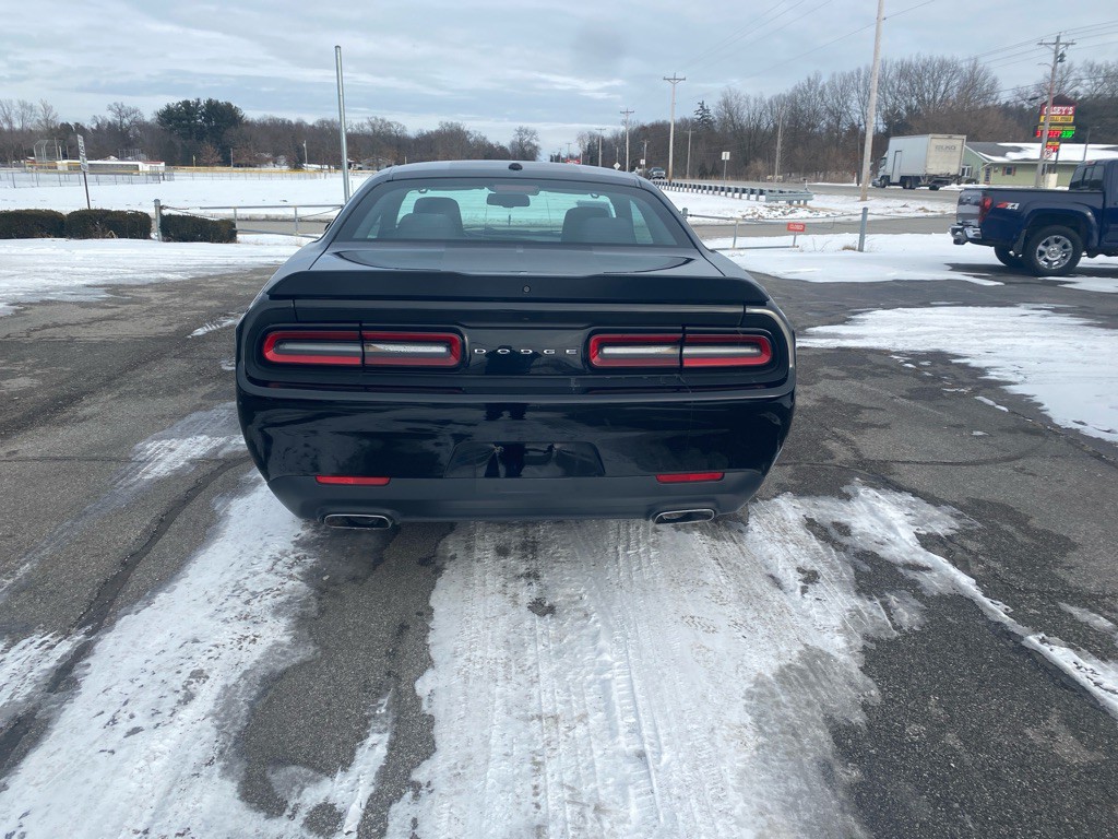 2016 Dodge Challenger Image 16