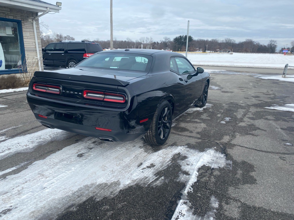 2016 Dodge Challenger Image 17