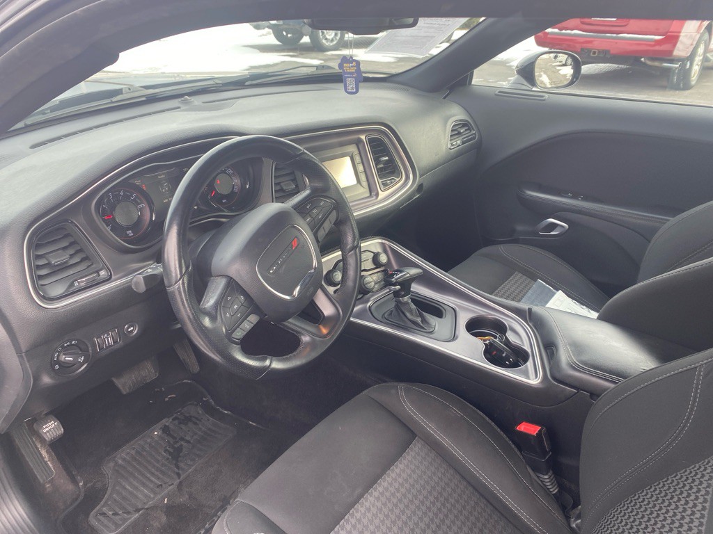 2016 Dodge Challenger Image 20