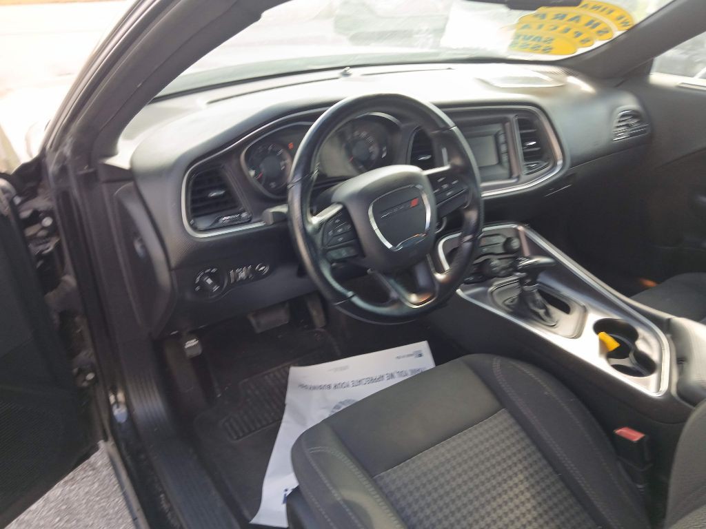 2016 Dodge Challenger Image 12