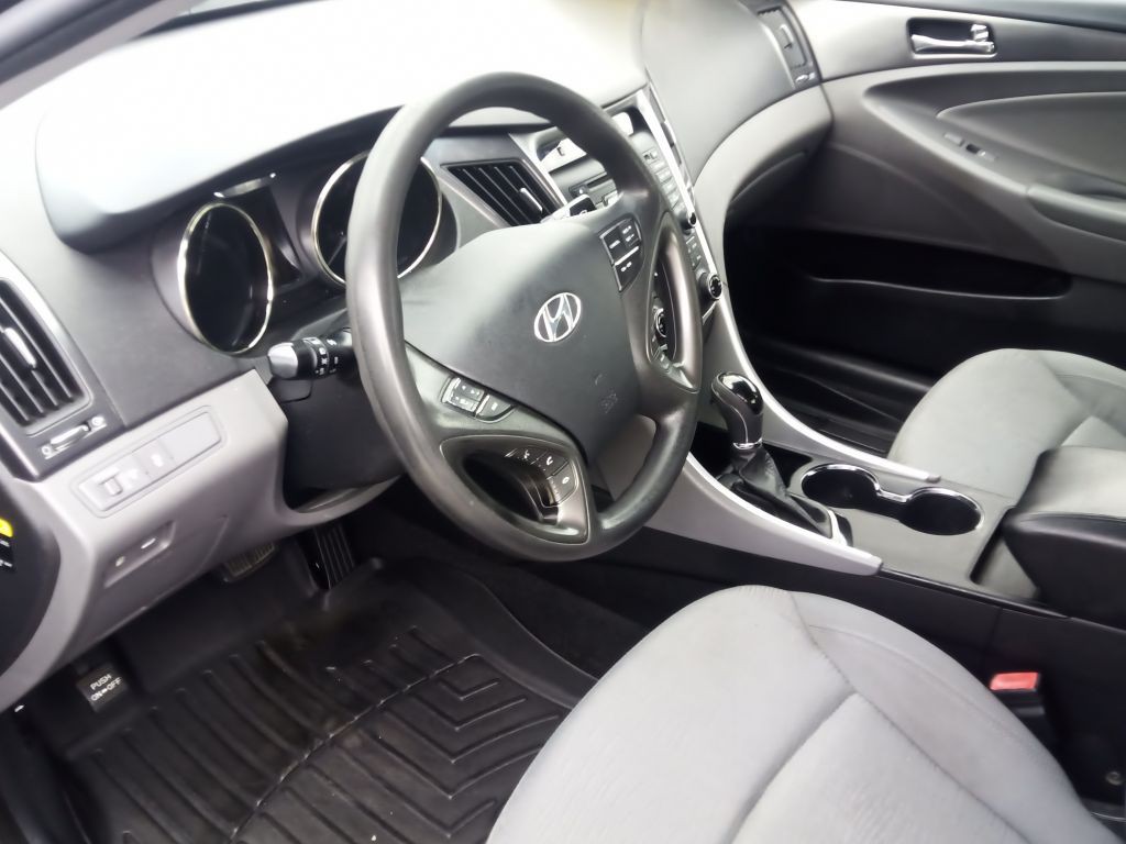2012 Hyundai Sonata Image 8