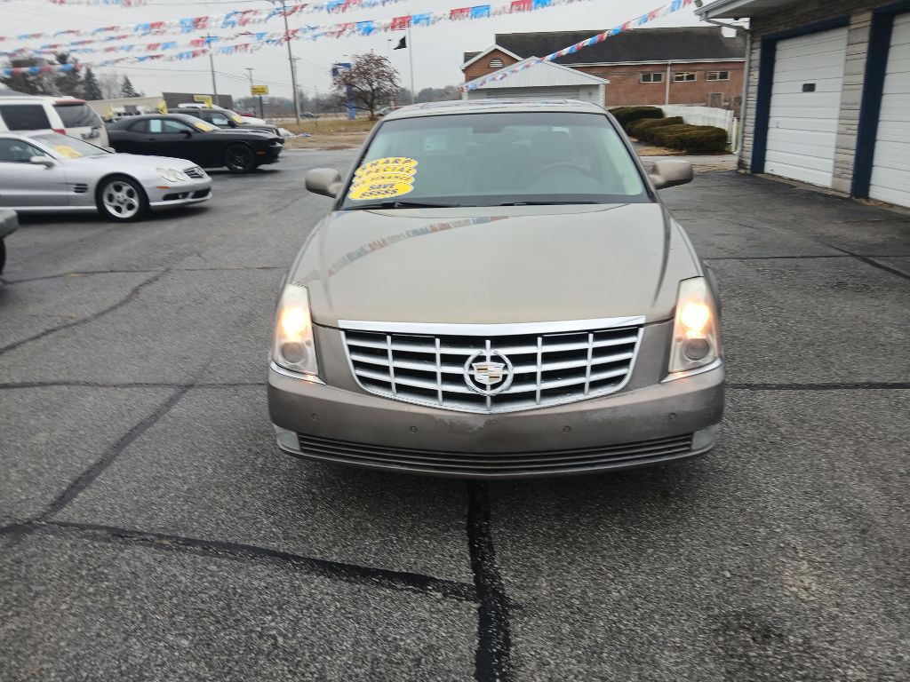 2007 Cadillac DTS Image 2