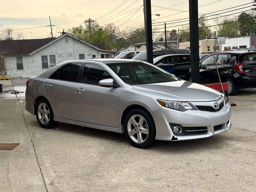 2014 Toyota Camry Image 4