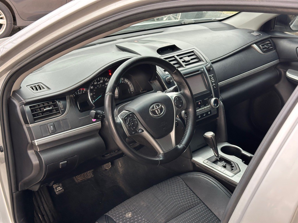2014 Toyota Camry Image 7