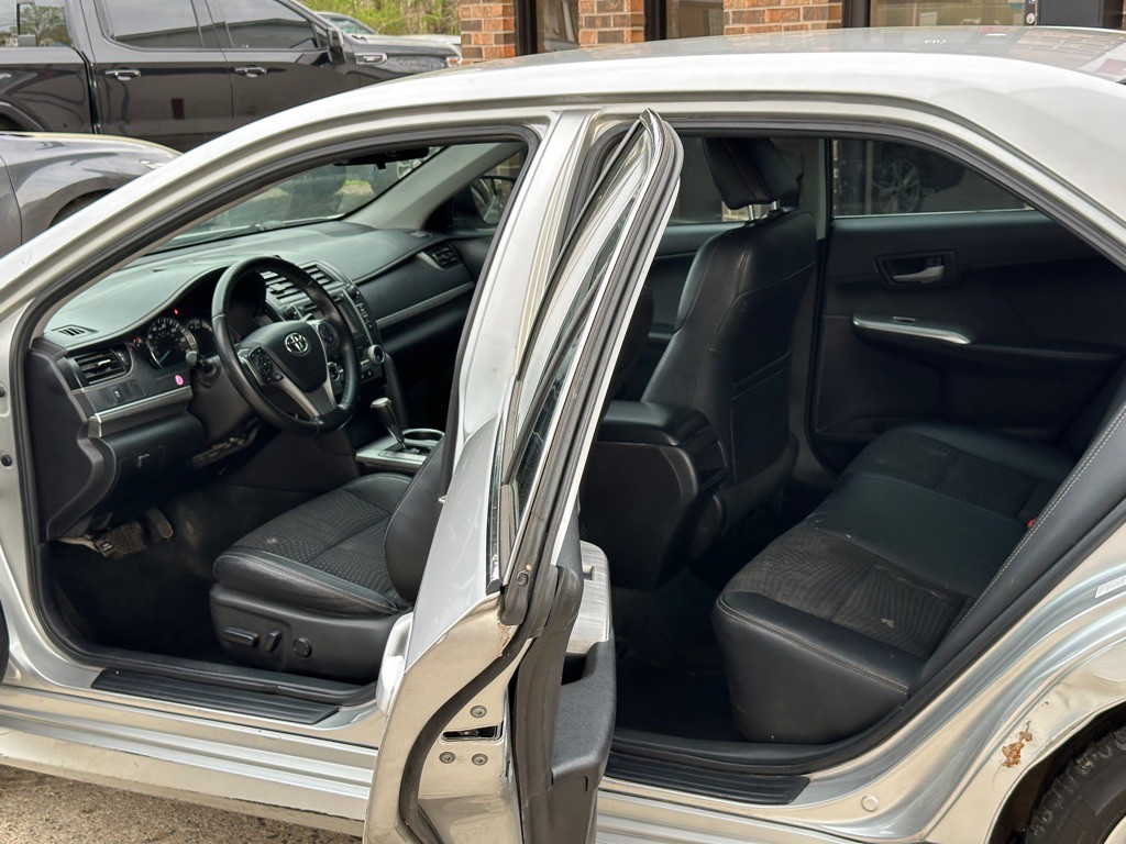2014 Toyota Camry Image 8