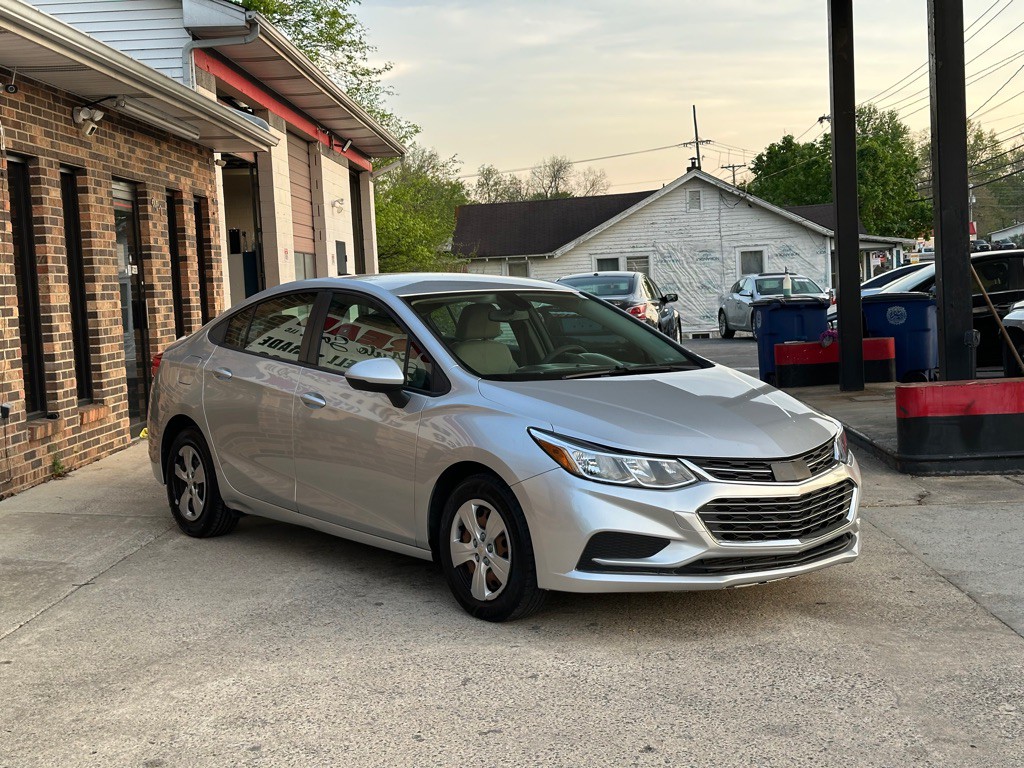 2017 Chevrolet Cruze Image 4