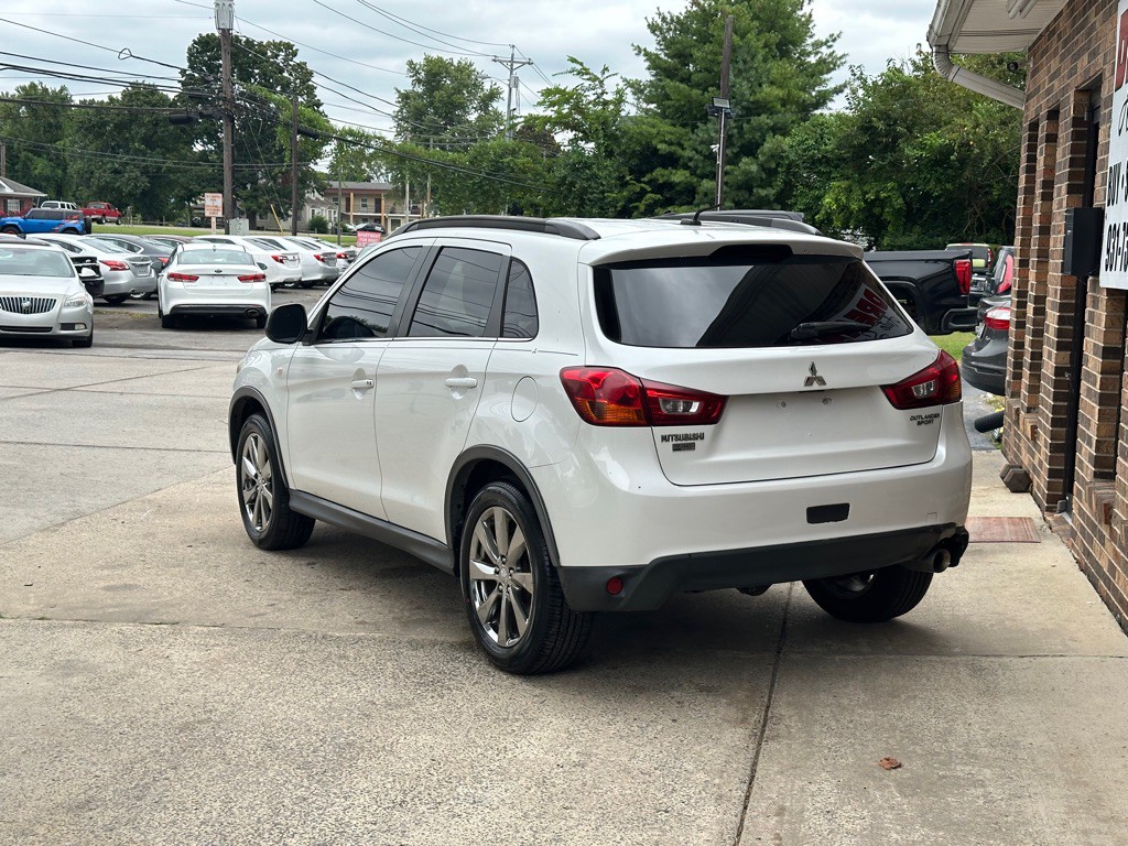 2013 Mitsubishi Outlander Image 5