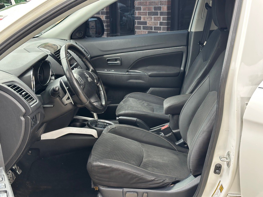 2013 Mitsubishi Outlander Image 7