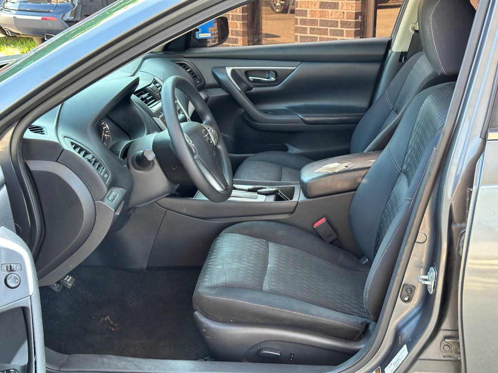 2016 Nissan Altima Image 6