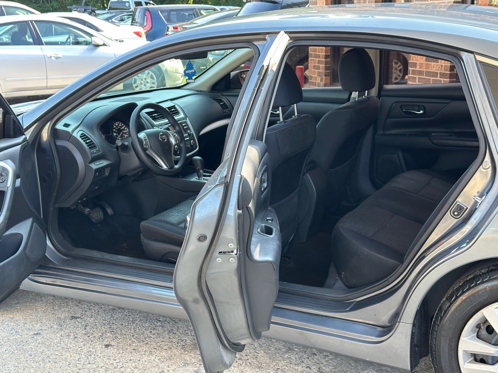 2016 Nissan Altima Image 7