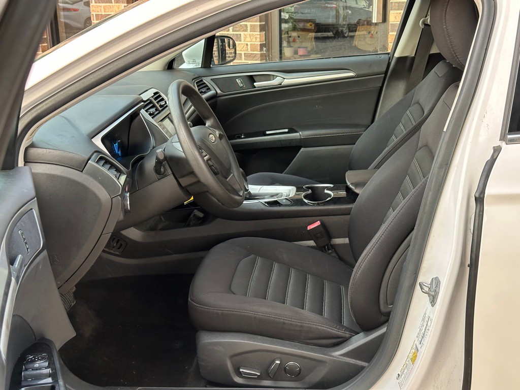 2015 Ford Fusion Image 8