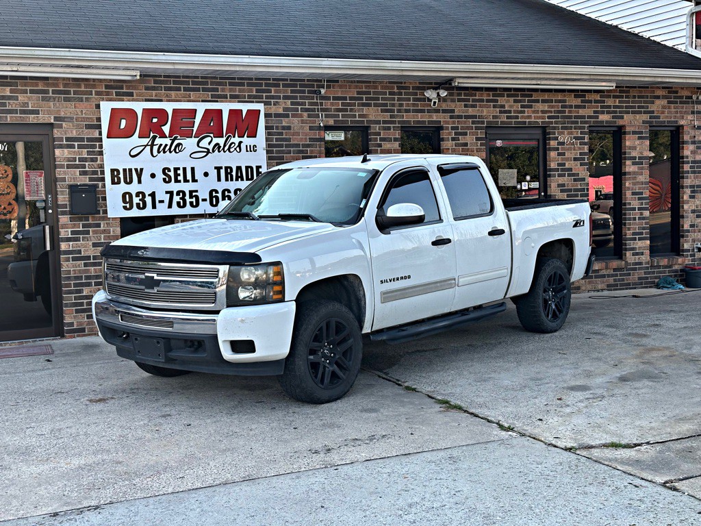 2011 Chevrolet Silverado 1500 Image 2