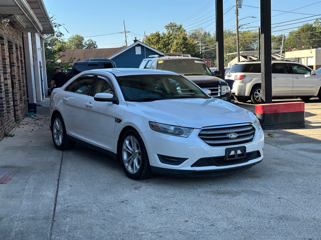 2013 Ford Taurus Image 4