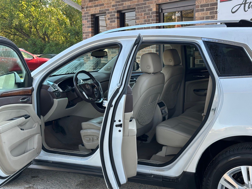 2013 Cadillac SRX Image 8