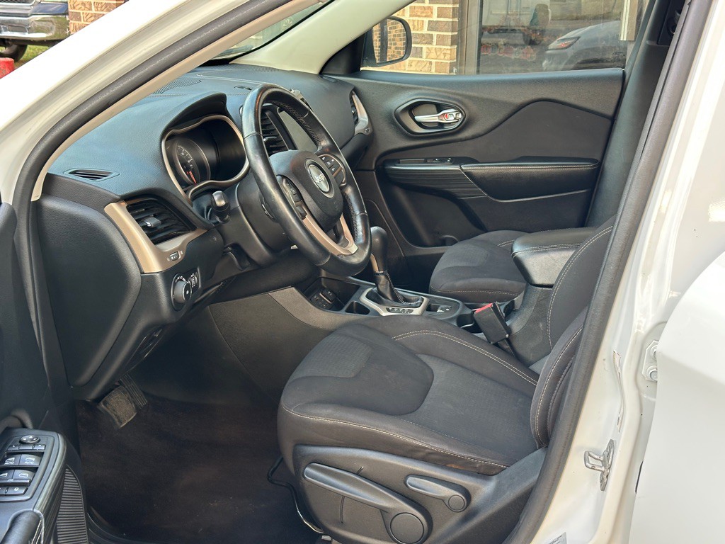 2016 Jeep Cherokee Image 8