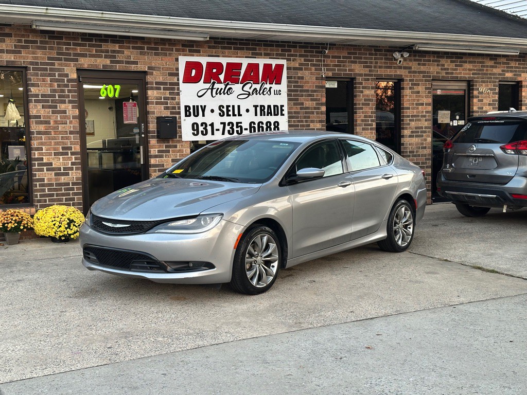 2015 Chrysler 200 Image 2
