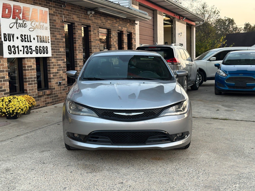 2015 Chrysler 200 Image 3
