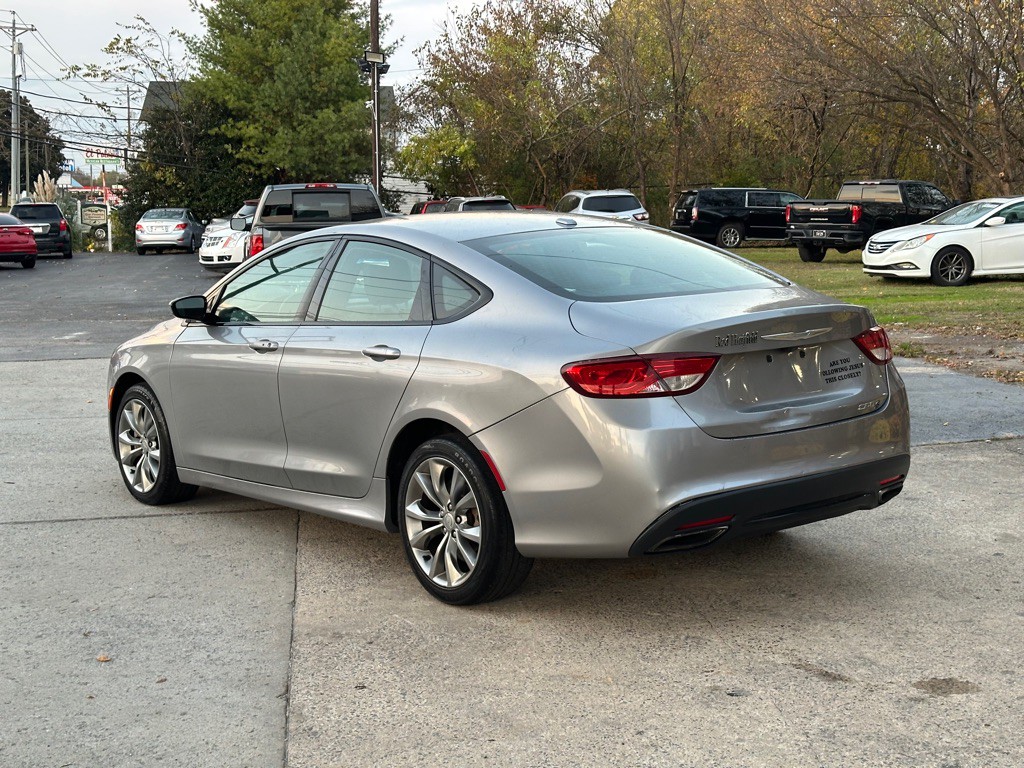 2015 Chrysler 200 Image 5