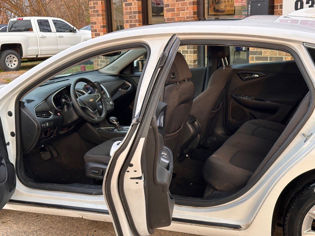 2022 Chevrolet Malibu Image 8