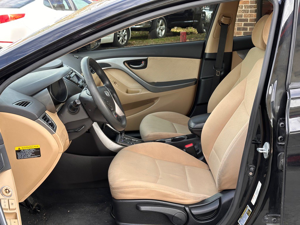 2013 Hyundai Elantra Image 7