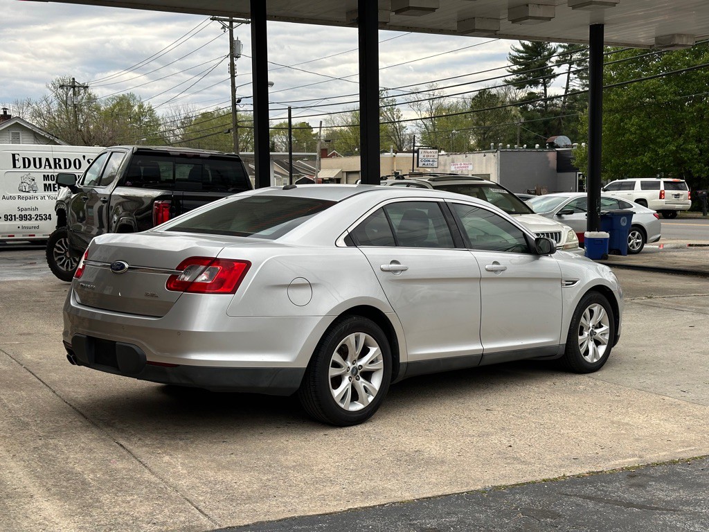 2011 Ford Taurus Image 4