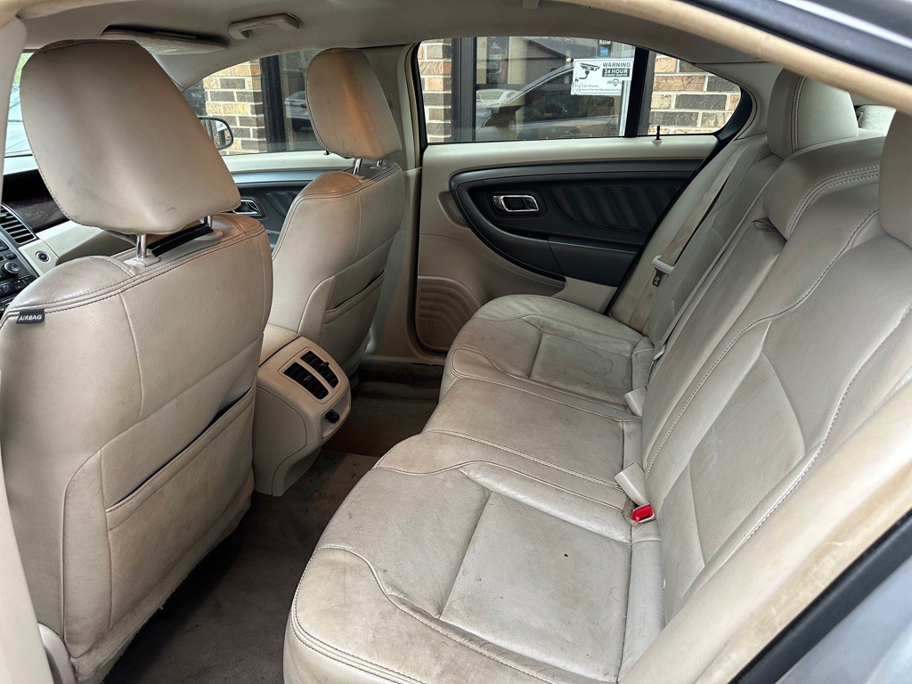 2011 Ford Taurus Image 9