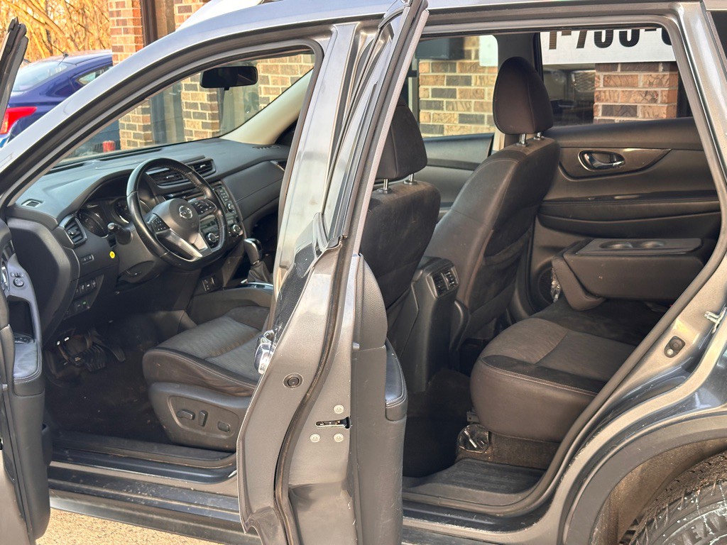 2017 Nissan Rogue Image 8