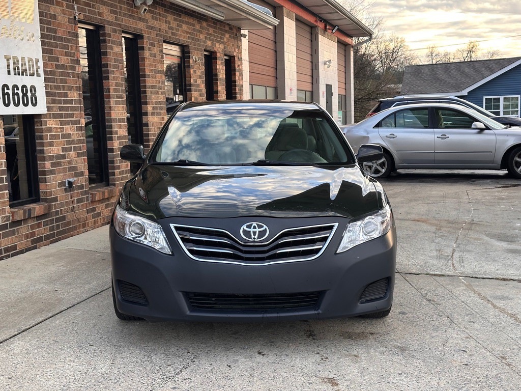 2010 Toyota Camry Image 3