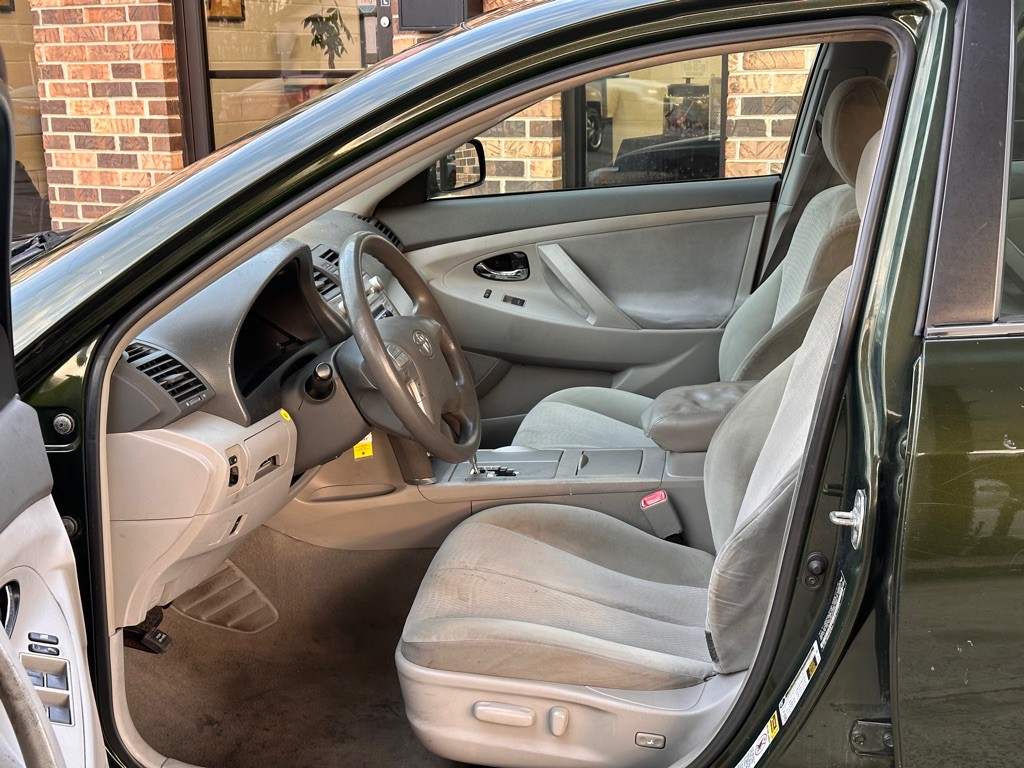 2010 Toyota Camry Image 7