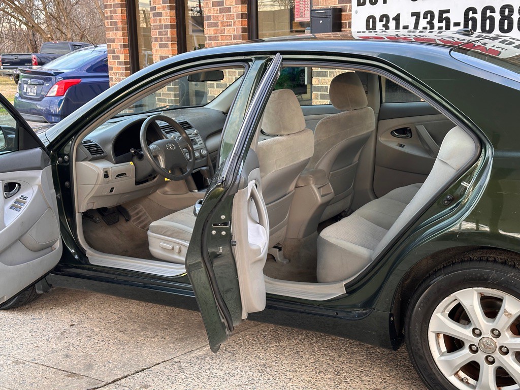 2010 Toyota Camry Image 8