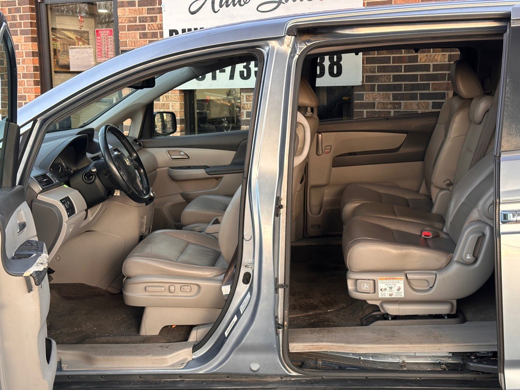 2012 Honda Odyssey Image 7