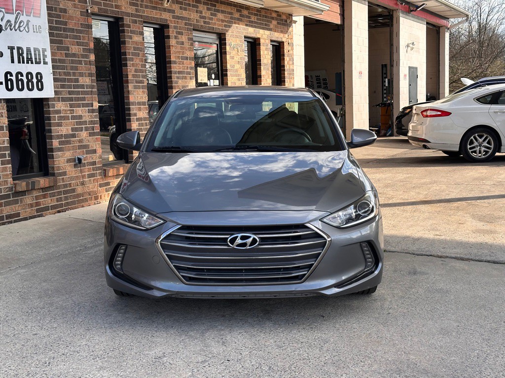 2017 Hyundai Elantra Image 3
