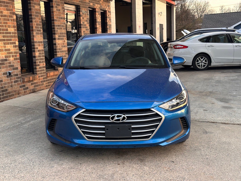 2017 Hyundai Elantra Image 3