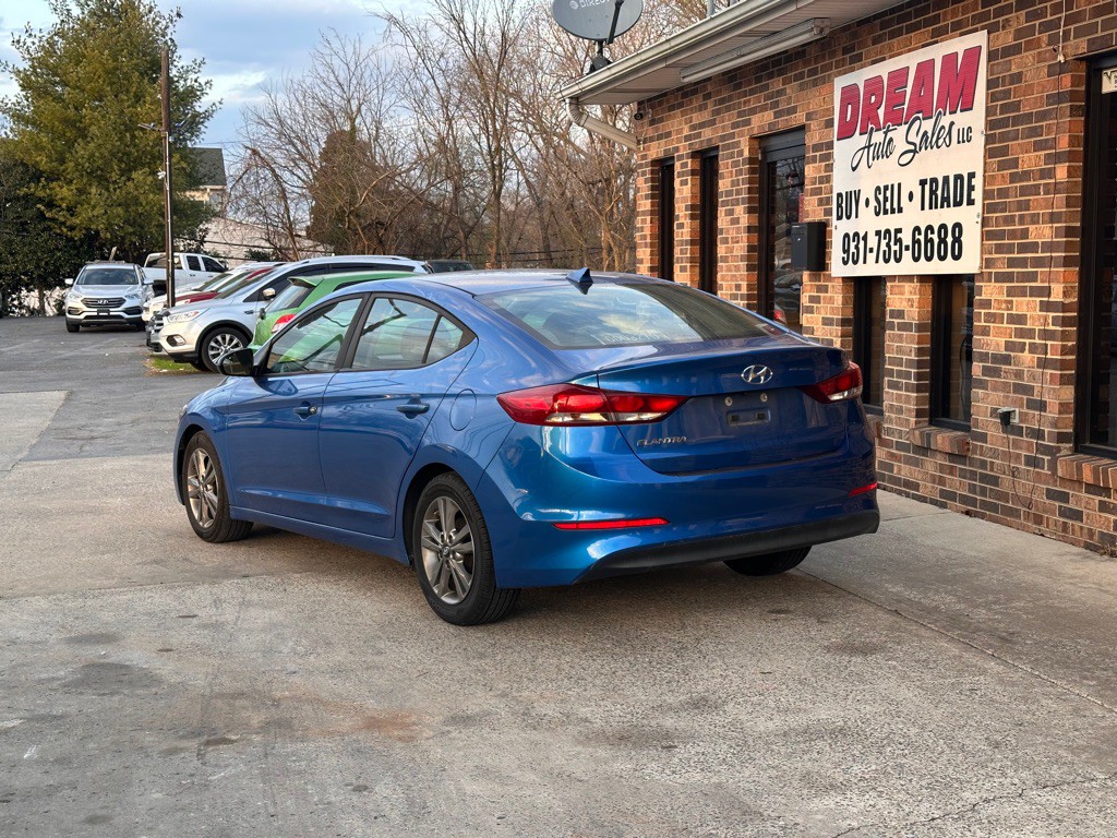 2017 Hyundai Elantra Image 5